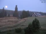 06 : 00