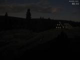 21 : 00