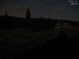 21 : 04