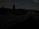21 : 08