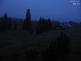 22 : 08