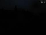 03 : 32