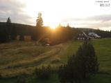 18 : 48