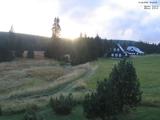 18 : 44