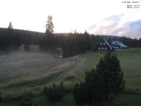 19 : 00