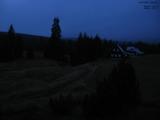 19 : 44