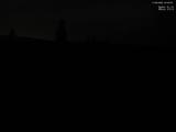 03 : 32