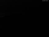 23 : 04