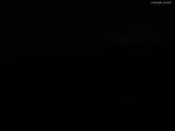 23 : 04