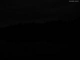 23 : 04