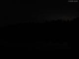 23 : 04
