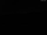 23 : 04