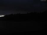 22 : 00