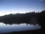 22 : 00