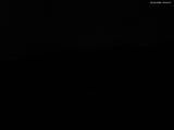 23 : 04