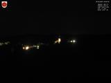 03 : 00
