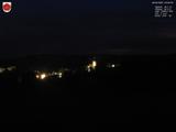 03 : 32