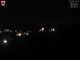 22 : 00