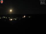 22 : 00
