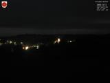 03 : 32