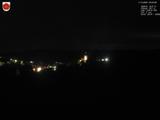 23 : 00