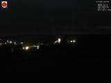 03 : 32