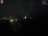 03 : 32