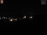 22 : 00