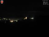 23 : 00