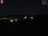 03 : 00