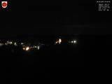 23 : 04