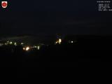 03 : 32