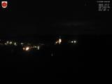 23 : 04
