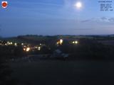 22 : 00
