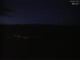 22 : 04