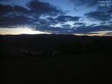 04 : 00