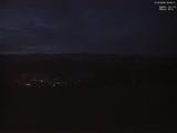 22 : 00