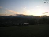 06 : 17