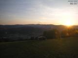 06 : 32