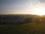 06 : 44