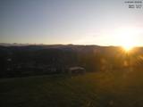 06 : 32