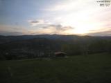 06 : 00