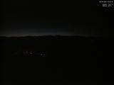 03 : 00