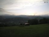 05 : 32