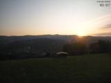 06 : 00