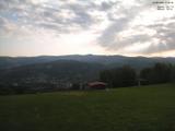 07 : 04