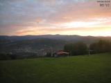 06 : 44