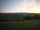 06 : 44