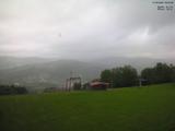 09 : 04