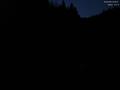 03 : 00